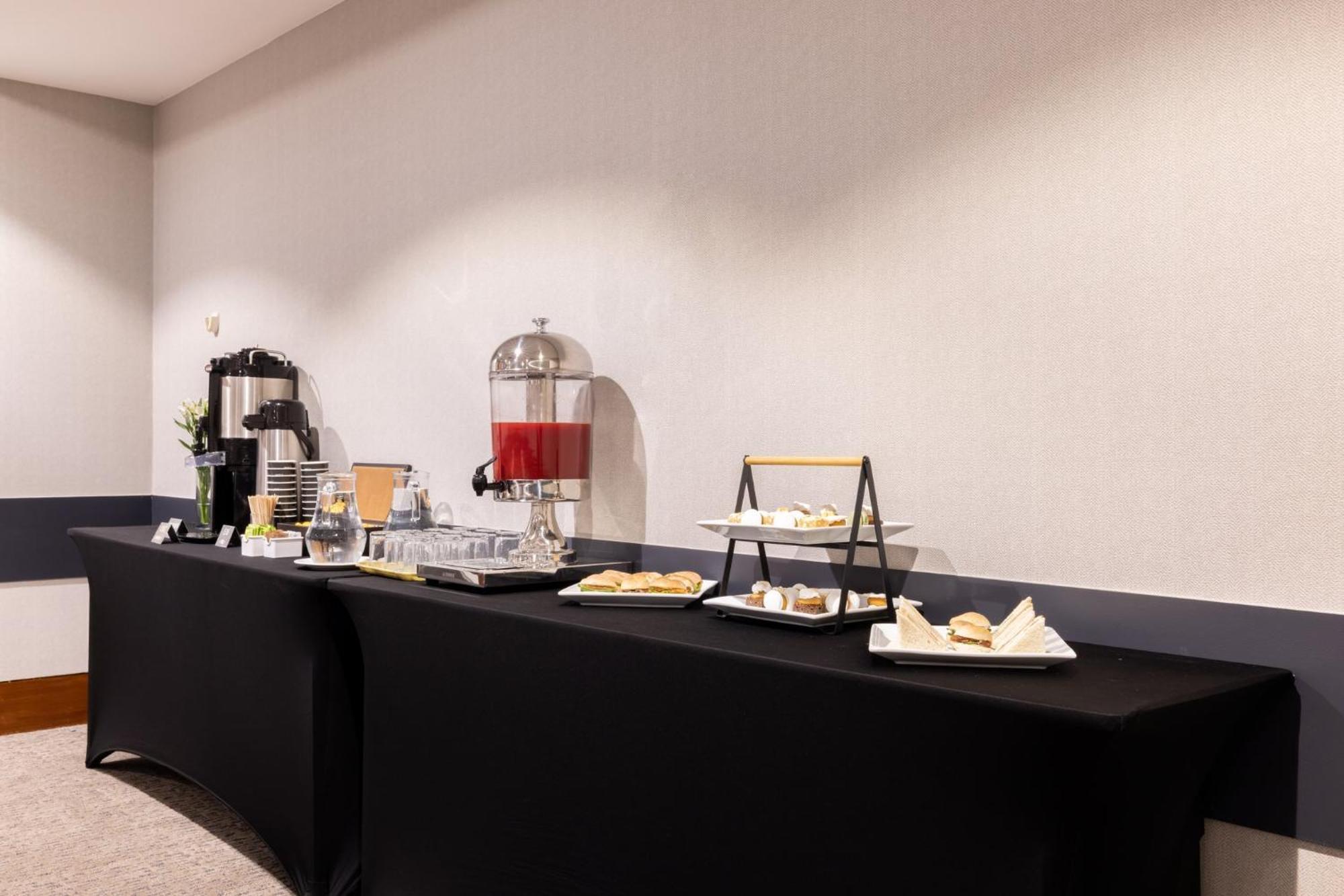 Holiday Inn Express Santiago Las Condes By Ihg Eksteriør billede