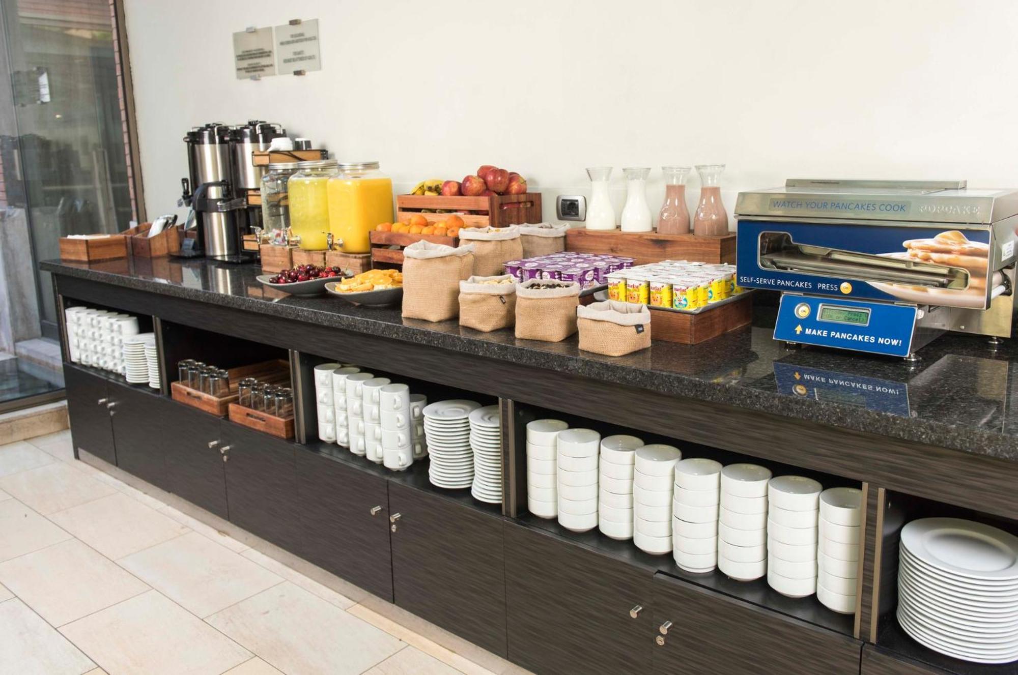 Holiday Inn Express Santiago Las Condes By Ihg Eksteriør billede