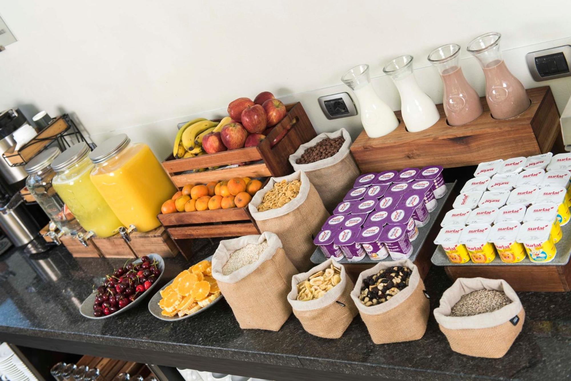 Holiday Inn Express Santiago Las Condes By Ihg Eksteriør billede