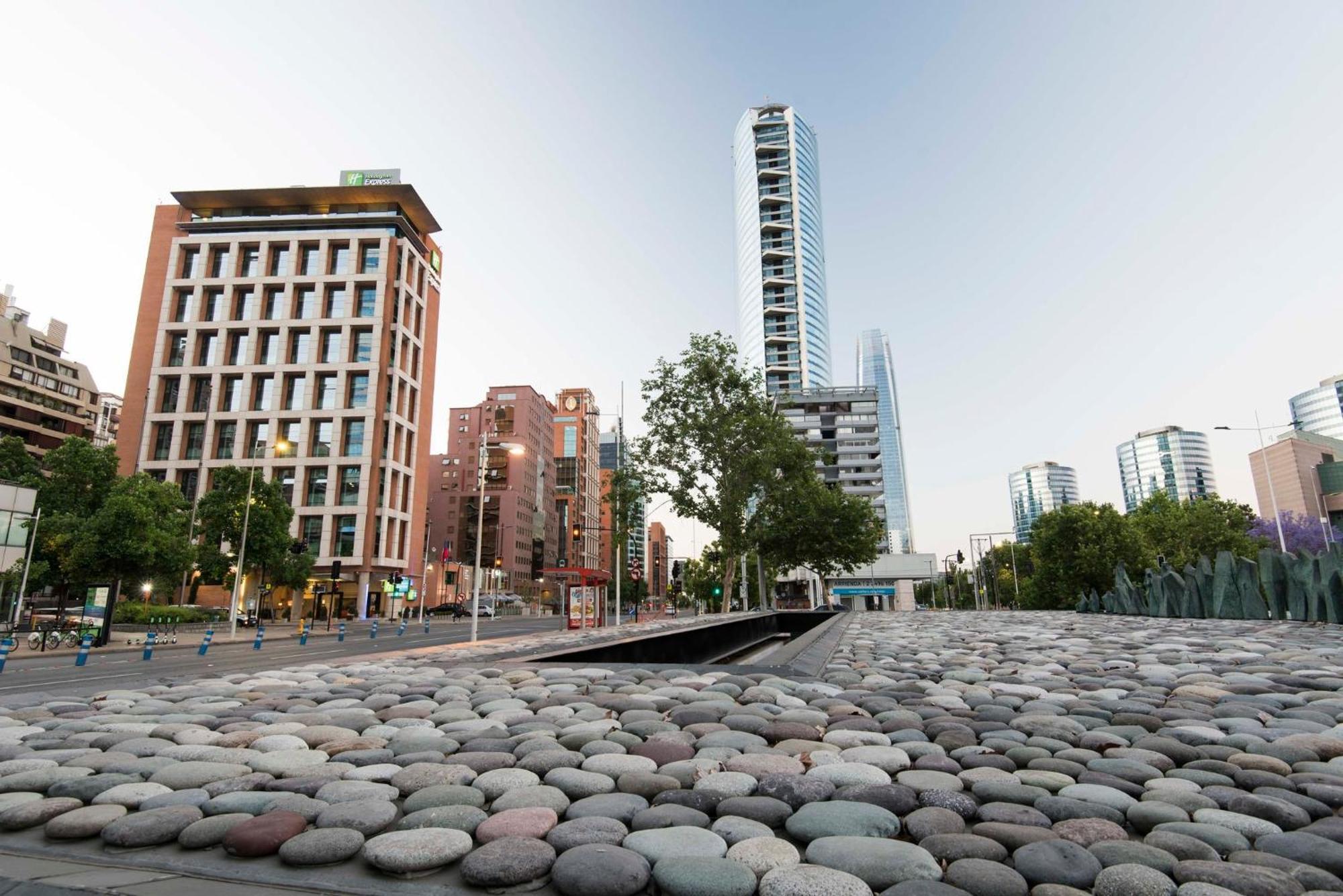 Holiday Inn Express Santiago Las Condes By Ihg Eksteriør billede
