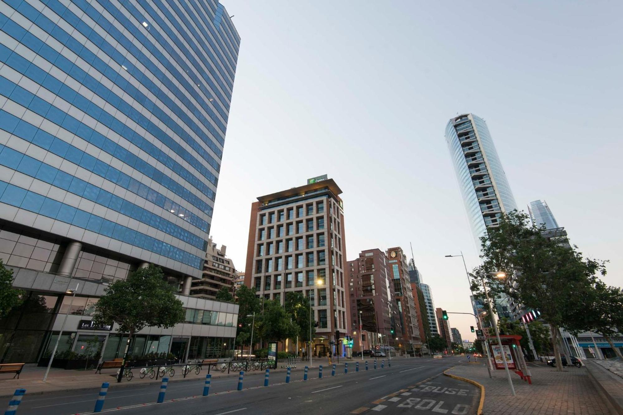 Holiday Inn Express Santiago Las Condes By Ihg Eksteriør billede