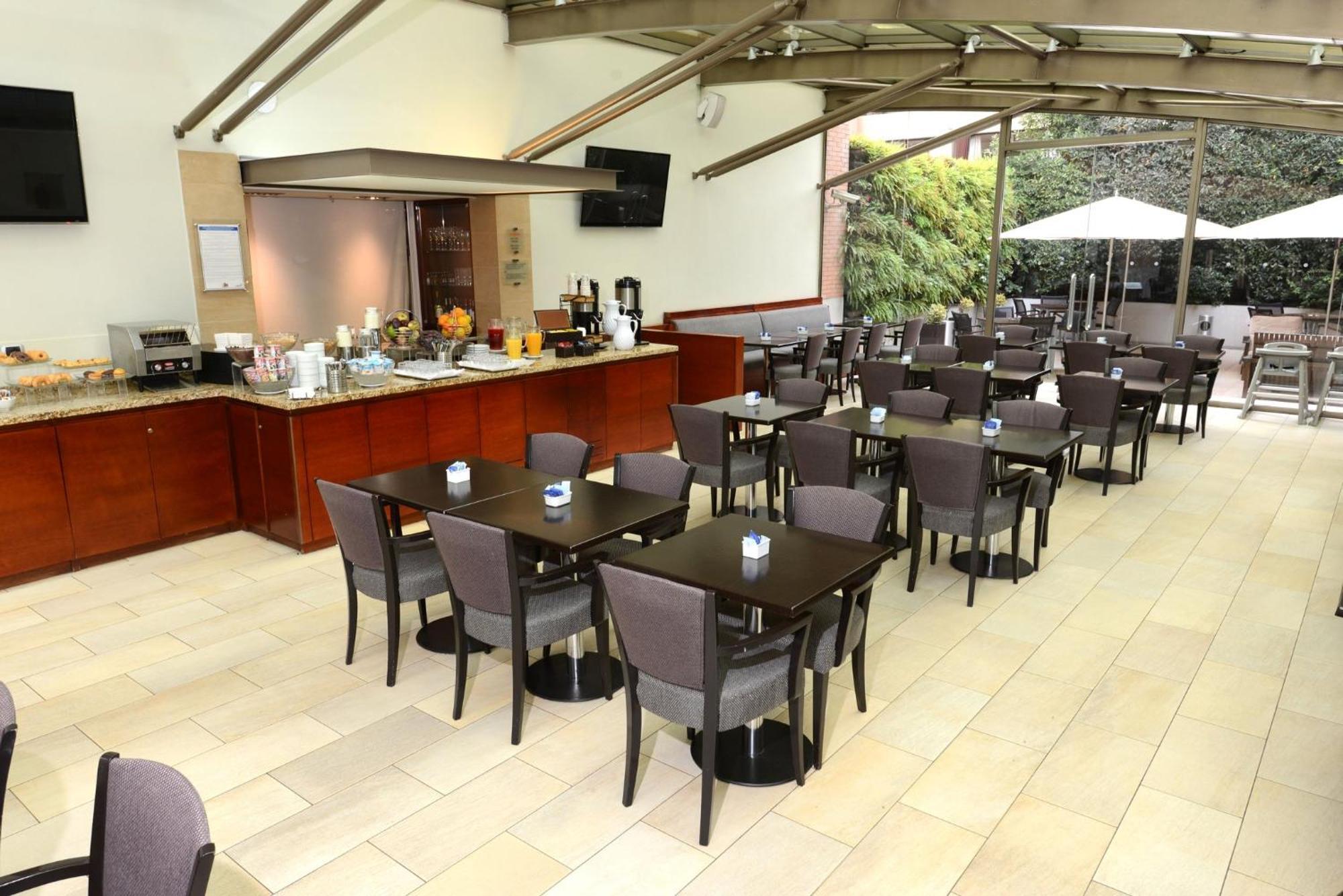 Holiday Inn Express Santiago Las Condes By Ihg Eksteriør billede