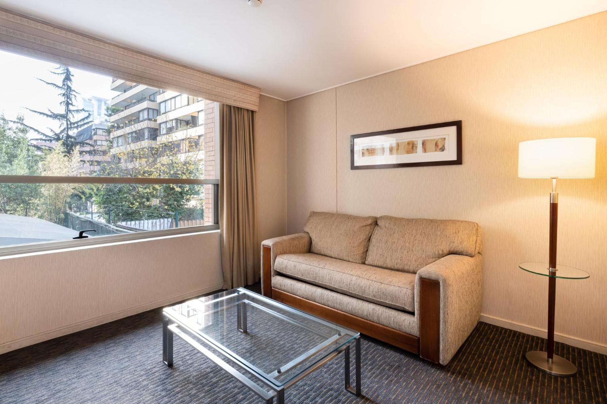 Holiday Inn Express Santiago Las Condes By Ihg Eksteriør billede